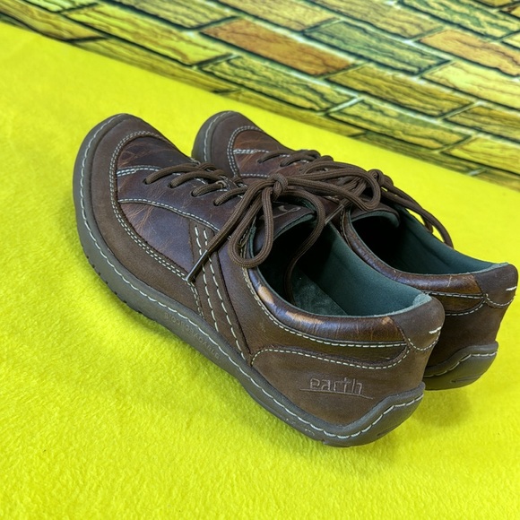 Earth leather oxfords. - Picture 7 of 8